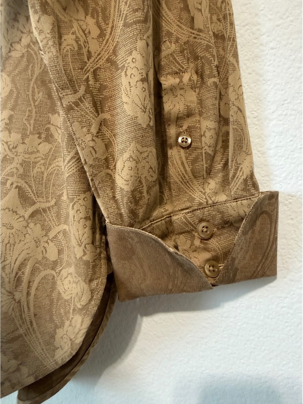 Chico's 3/4 Sleeve Button Up Floral Textured Gold/Brown No-Iron Shirt Size 1 (8) - Picture 5 of 8